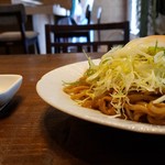 餃子とワイン 果皮と餡 - 横から。