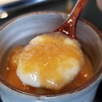 にい留 - (01)生このこソースの出汁茶碗蒸し
      海鼠の卵巣ですが、淡い橙色でとても鮮度が良く、微かな苦みとハッキリした旨みが楽しめました。
      弛めの出汁の茶碗蒸しに良く合います♪