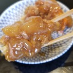 にい留 - (14)毛蟹の天風良、渡り蟹の塩辛載せ
      渡り蟹の塩辛も全く臭みが無く、メチャクチャうまい！
      渡り蟹は生臭さが出易いので難しい食材なのですが流石です！