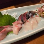 安楽子 - 刺身盛り合わせ（ヒラス、ヒラメ、シメサバ、アジ）