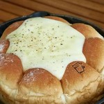 ザ カップス ハーバー カフェ - 手ちぎりスキレットパン(チーズフォンデュ)