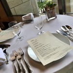レストラン ヴァリエ - テーブルセット。