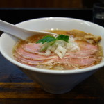 神保町 黒須 - イベリコ豚の背脂焼豚煮干蕎麦1200円