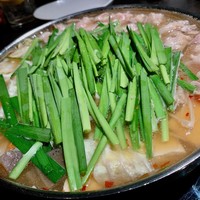 博多もつ鍋 やま中 赤坂店 - 醤油味。