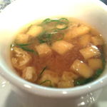 ステーキハウス華 - カップに入っているお味噌汁