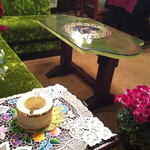 ステーキハウス華 - ソファーもテーブルもずっと変わらず