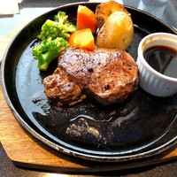 国産熟成焼肉 肉バル ドウラクコリーダ ランドマーク店 - ヒレステーキ