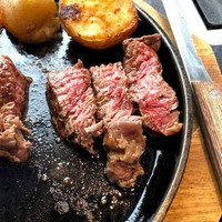 国産熟成焼肉 肉バル ドウラクコリーダ ランドマーク店 - リブロース　お肉拡大