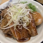 松屋 - 牛と味玉の豚角煮丼