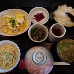 Maro Cafe まーるい - 日替わり(鶏肉と豆腐の卵とじ）