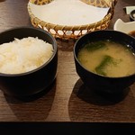 天ぷらの樹 - ご飯と味噌汁 250円
味噌汁は合わせ？
だしが強め