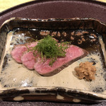 馳走 啐啄一十  - マダムビュルゴー シャラン鴨ロースト ヒッコリー燻し  フォワグラ味噌添え
      この鴨！最高です！そしてフォワグラ味噌って！あぁー酒が…