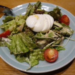 Uotetsu - 蒸し鶏とアボガドの胡麻サラダ(680円)
