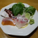 魚哲 - 刺身三種盛り(980円)
