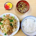 栄安 - レバニラ炒めライス
            （レバニラ炒め400円／ライス200円）