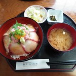 Fukusaya - 卵黄のせブリ漬け丼