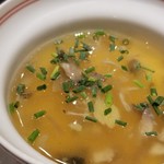 馳走 啐啄一十  - (04)スッポン(長崎県島原産・雄)餡の茶碗蒸し
      産卵期は夏、旬は冬だがほぼ通年
      鼈は獣臭を感じ易いのですが、勿論こちらでは心配無用。
      滋味深くコクがあり、食べ易く美味しい♪