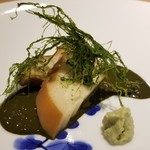 馳走 啐啄一十  - (07)煮黒鮑(広島県呉産、400g)、肝ソース、青海苔(山口県下関産)載せ
      黒鮑は90℃で6時間煮てあり軟らかさと程好い弾力が楽しめます
      青海苔の磯の香りほんのりとした甘みが黒鮑の旨みに華を添えます
