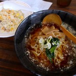 天下一 - 醤油ラーメン＋半チャーハン（550円）
            