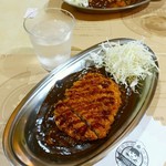 アパ社長カレーショップ 広島駅前店 - ロースカツ社長カレー830円。