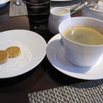 ラ ターブル ドゥ ジョエル・ロブション - とっても美味しい珈琲