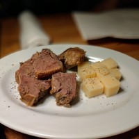 カルネジーオ イースト - 