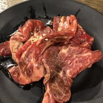 七輪焼肉 安安 - 出された安安カルビを・・・