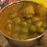 リトル カトマンドゥ - 枝豆とジャガイモのカレー