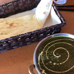 インド・ネパールカレー　ミテリ - ナンとカレー