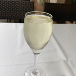 プリミ・バチ - スパークリングワイン　サービス