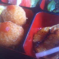 赤坂 津つ井 総本店 - ウズラ？と思ったら蟹コロッケでした(^^ゞ