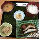 Ryoushishokudousempachi - いわしの煮付け定食¥500