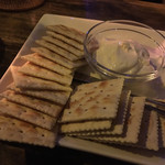 NEO SHOT BAR　深海の洞窟 - クラッカーも合いますねぇ