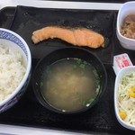 Yoshinoya - 焼魚牛小鉢定食