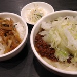 刀削麺・火鍋・西安料理 XI’AN - ハーフ刀削麺セット(ジャージャー麺)