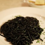 Vino Bistro 35 - 母の大好物、烏賊墨のスパゲッティーニ