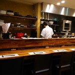 和処 ととし - カウンター席。