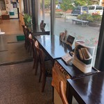 六斉舎 - 喫茶内の席