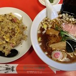 双龍 - ラーメン＋半チャーハン　860円