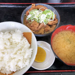 もつ煮 太郎 - もつ煮込み定食