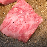 焼肉どころ頂 - 特選カルビ（アップ）