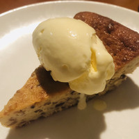 炭火焼イタリアン 海串 ブラーチェ - リコッタチーズとナッツのケーキ 炭火焼イタリアン 海串 ブラーチェ - リコッタチーズとナッツのケーキ