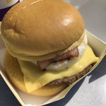 McDonald's - 黄金の月見バーガー。