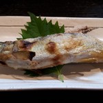 Atariza - 子持ちアユの塩焼き680円