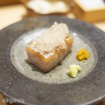 Sushi Sho - アカマンボウのフィンガーライムのせ