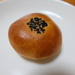 双月庵 - あんパン（２５０円）