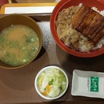 すき家 - うな牛しじみ汁おしんこセット（1120円）