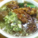 ラーメン ミンミン - ラードの膜が張っている！（醤油パーコーメン）