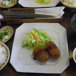 つばめ - お昼の「今日の定食」：鱈(タラ)とじゃが芋のコロッケ、2012/02
