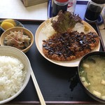 Rikiya - チキンカツ定食
                      ごはん、味噌汁、チキンカツ、きんぴら、沢庵
